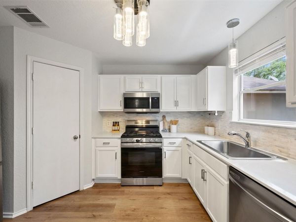 4529 Best WAY, Austin, TX 78725