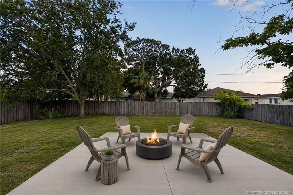 922 SW Haleyberry Avenue, Port Saint Lucie, FL 34953 Photo
