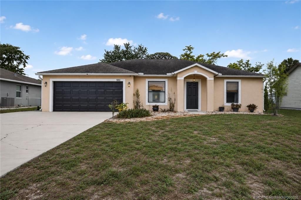 922 SW Haleyberry Avenue, Port Saint Lucie, FL 34953 Photo