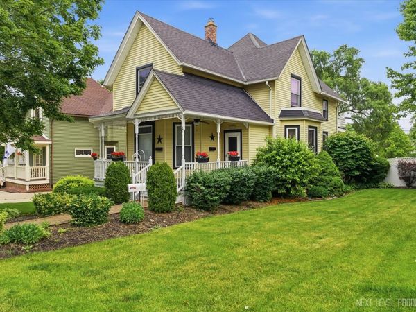 202 N 5th Street , St. Charles, IL 60174