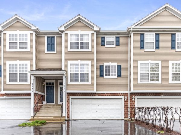 2285 Hudson Circle , Unit 2285, Aurora, IL 60502
