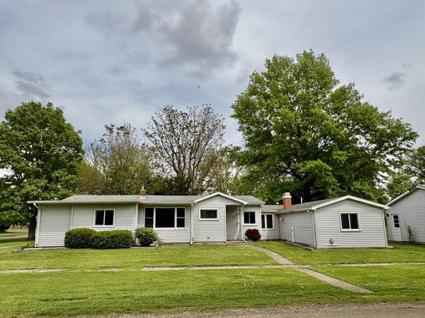101 S Sheridan Street , Lostant, IL 61334