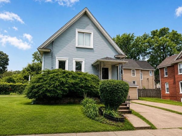 208 S Park Avenue , Waukegan, IL 60085