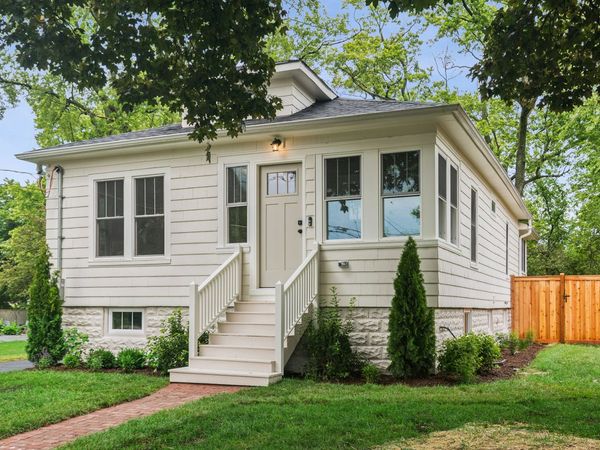 209 Raymond Avenue , Barrington, IL 60010