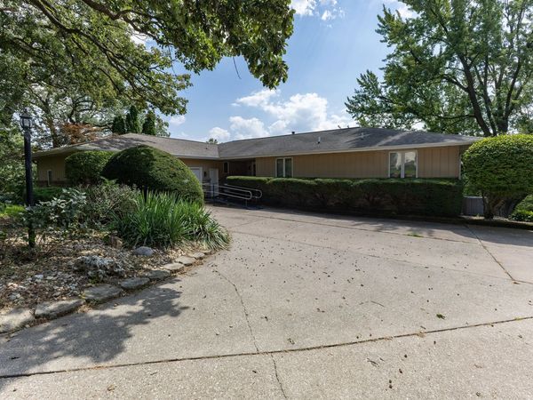 428 Overlook Court, Geneseo, IL 61254
