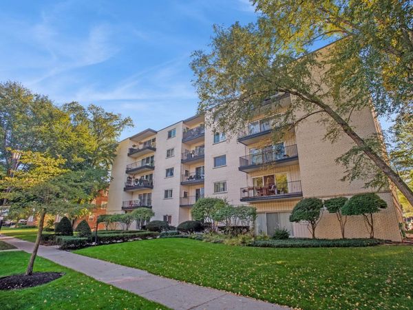 820 Oakton Street , Unit 2A, Evanston, IL 60202