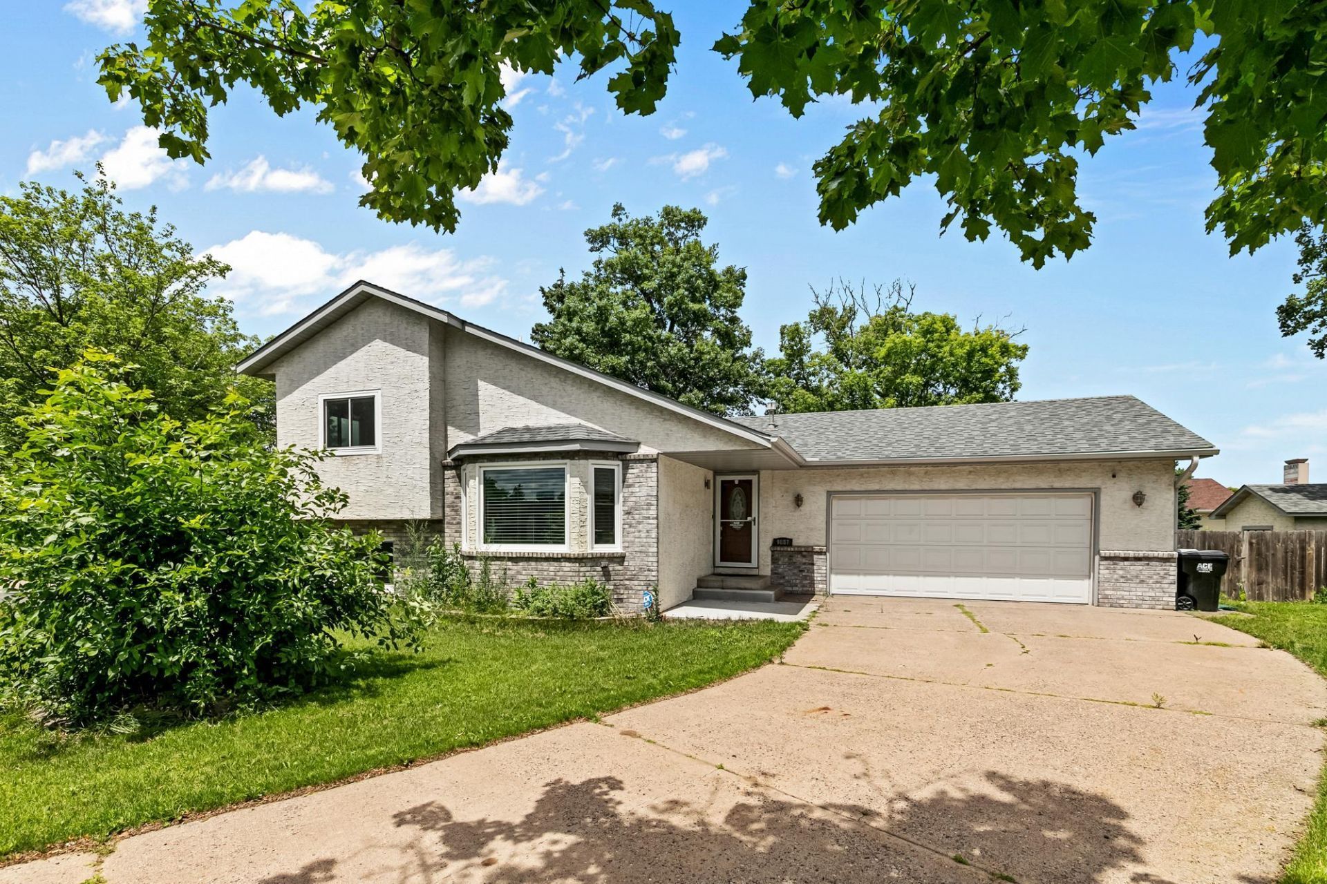 9887 Ilex Street NW Coon Rapids, MN 55433
