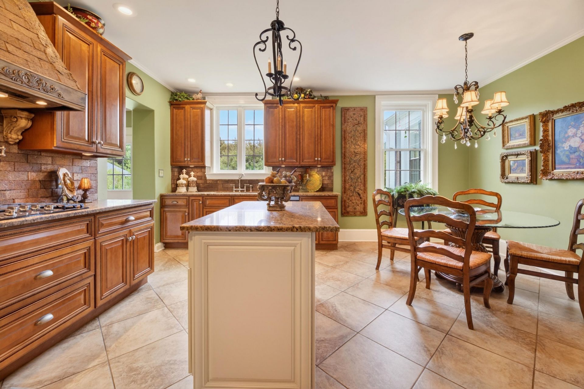 2729 Camden Road Photo 43