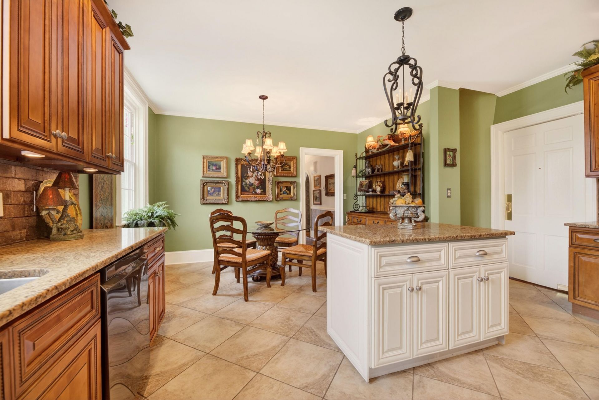 2729 Camden Road Photo 44