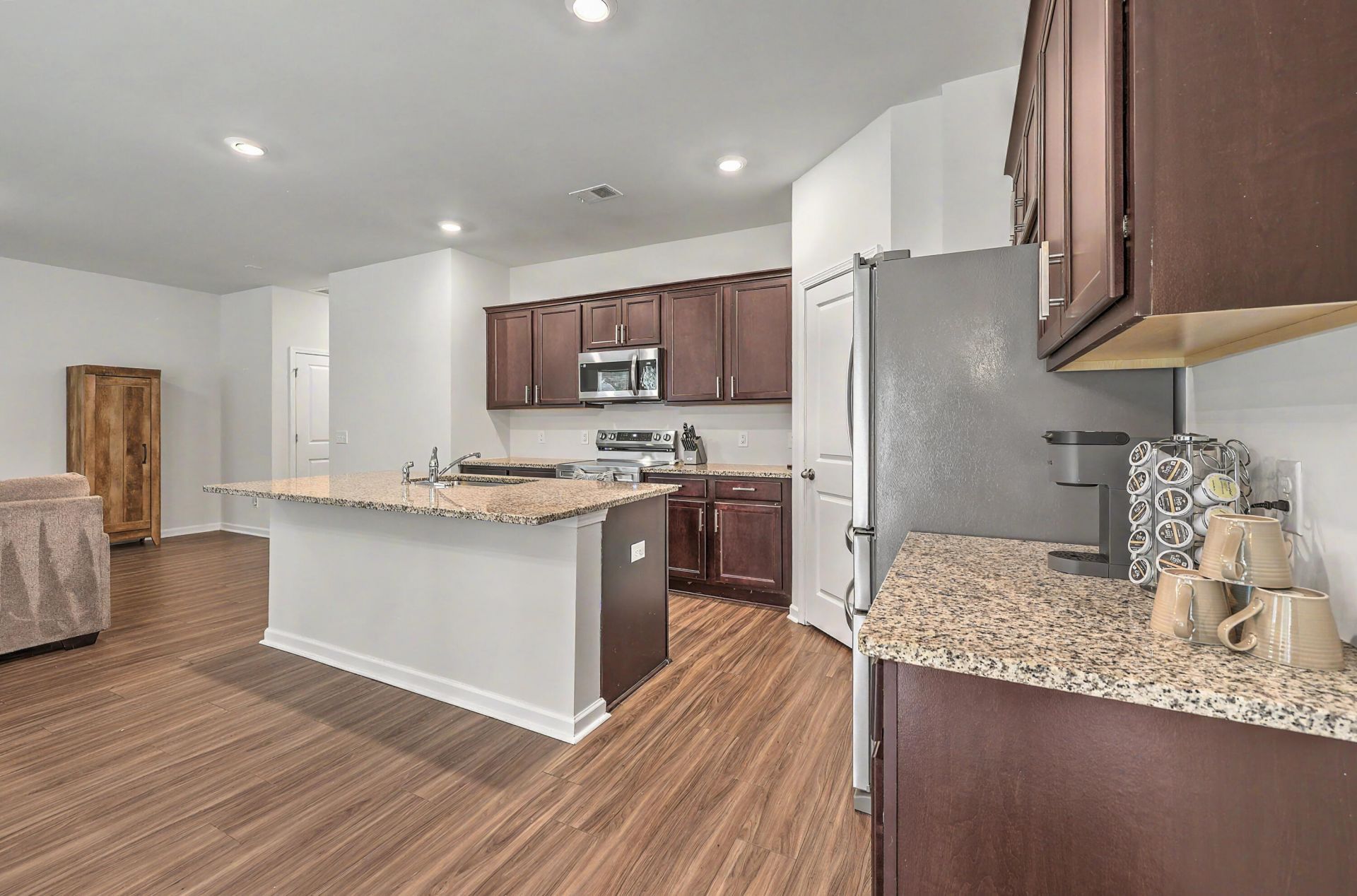 557 Abigail Street Photo 20