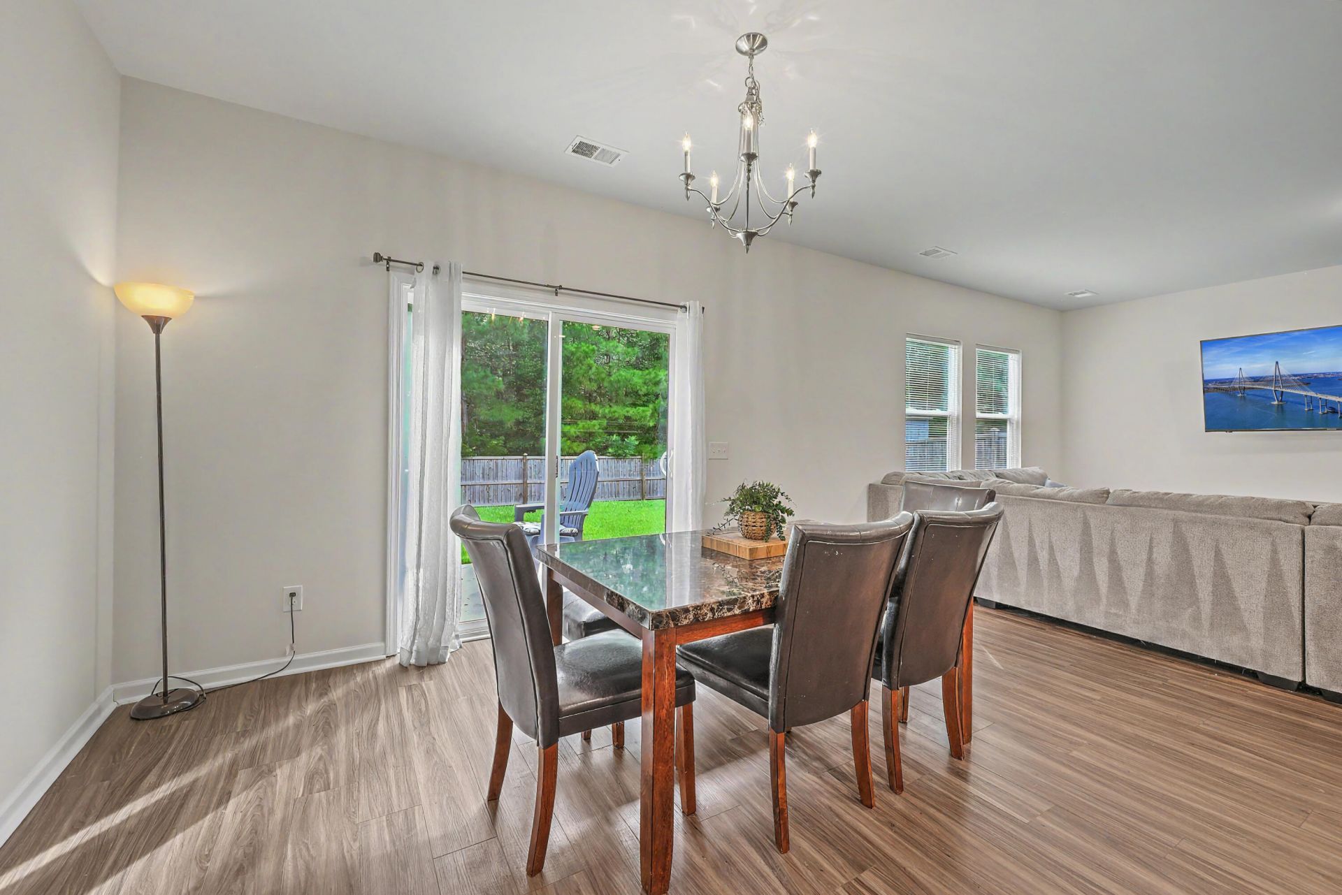 557 Abigail Street Photo 24