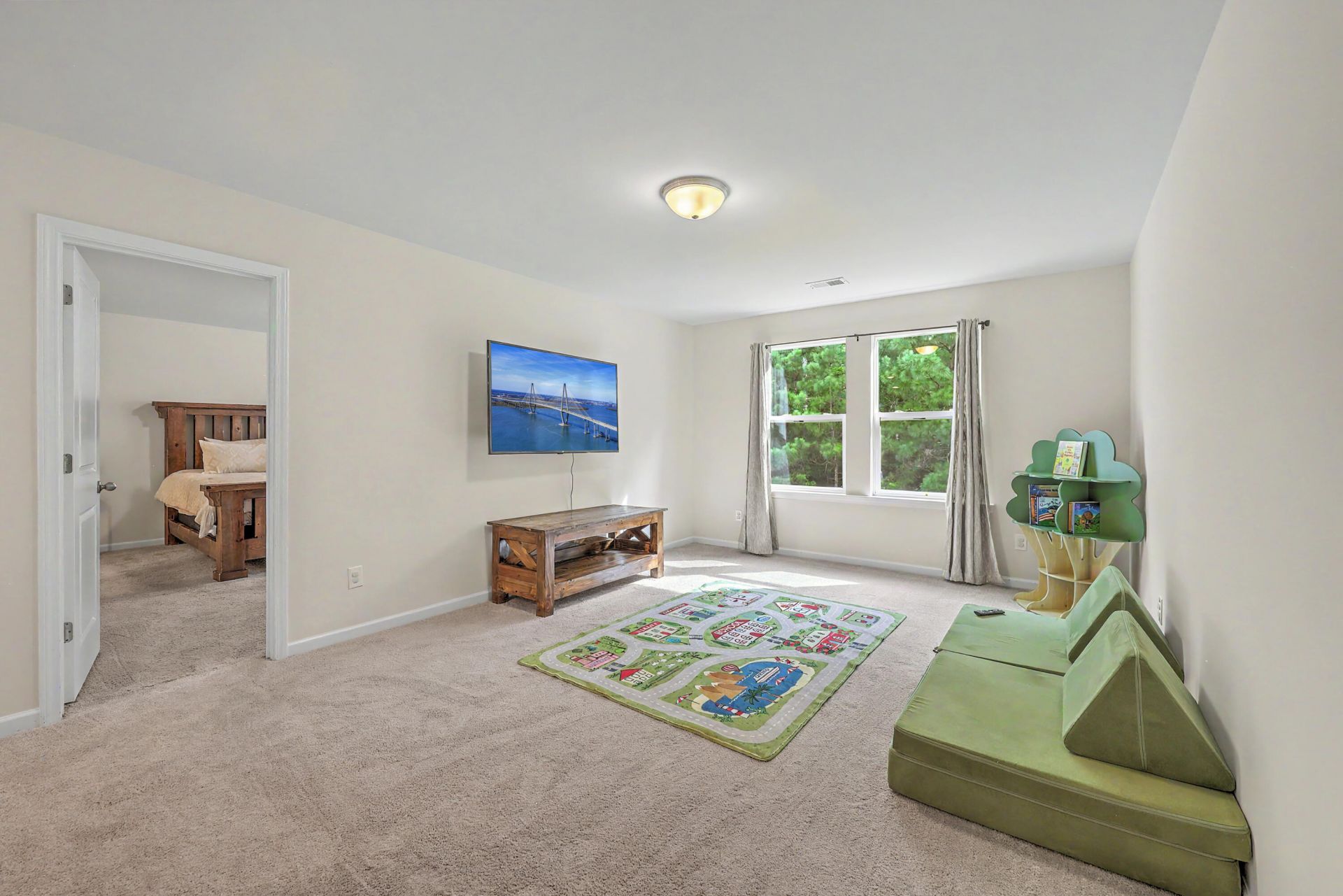 557 Abigail Street Photo 26