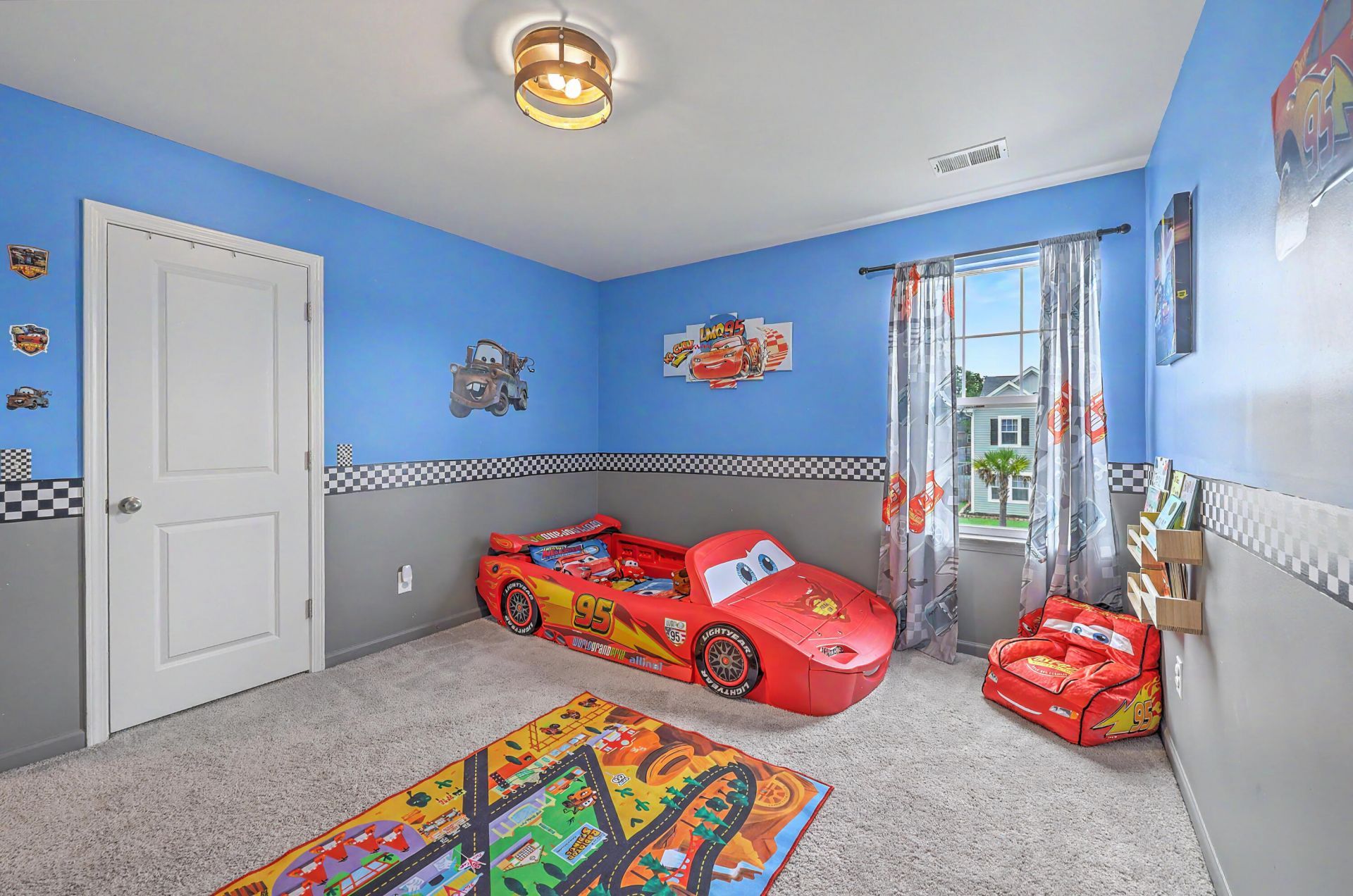 557 Abigail Street Photo 36