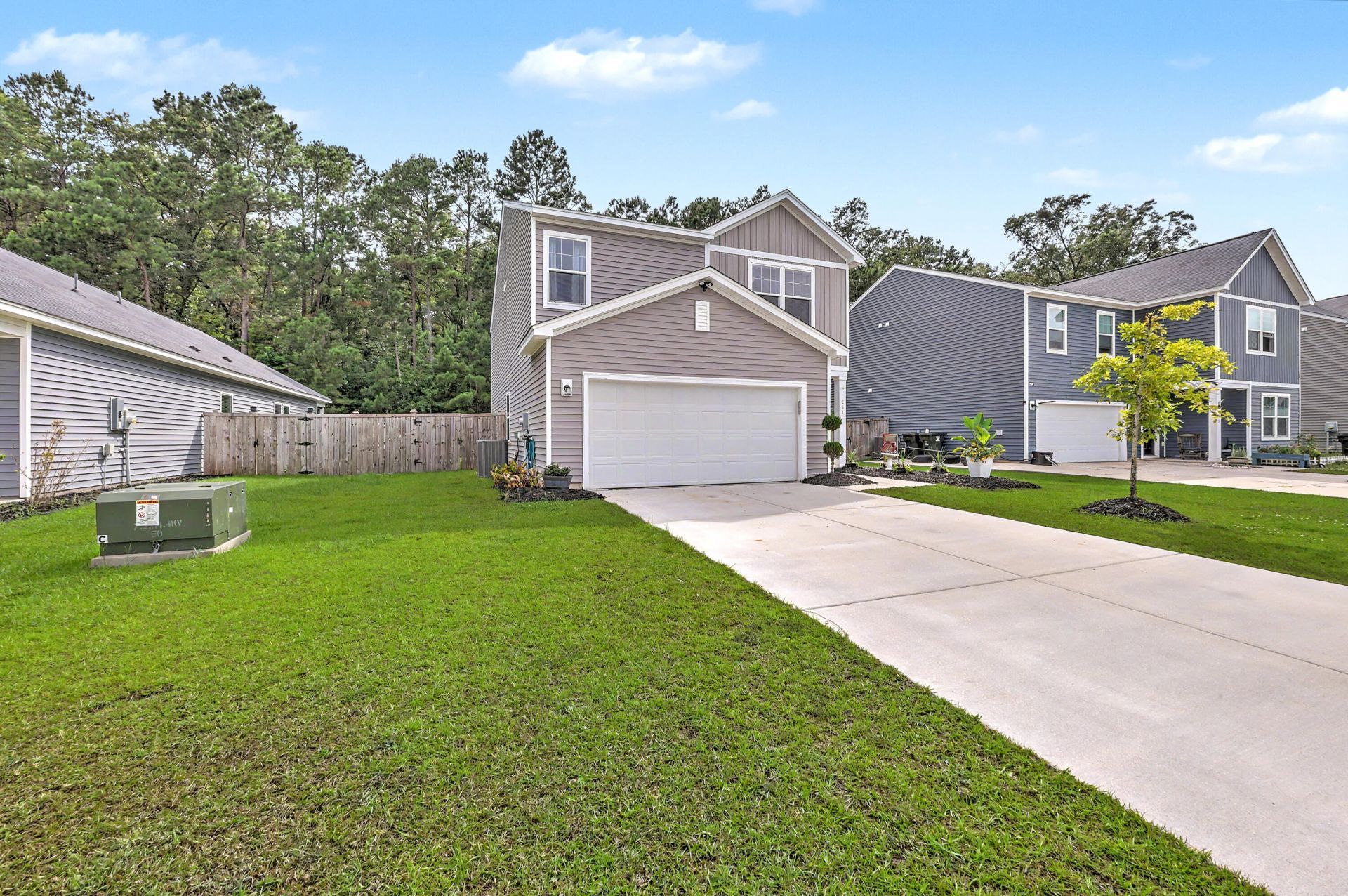 557 Abigail Street Photo 5