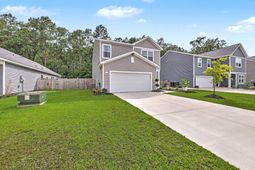 557 Abigail Street photo 4