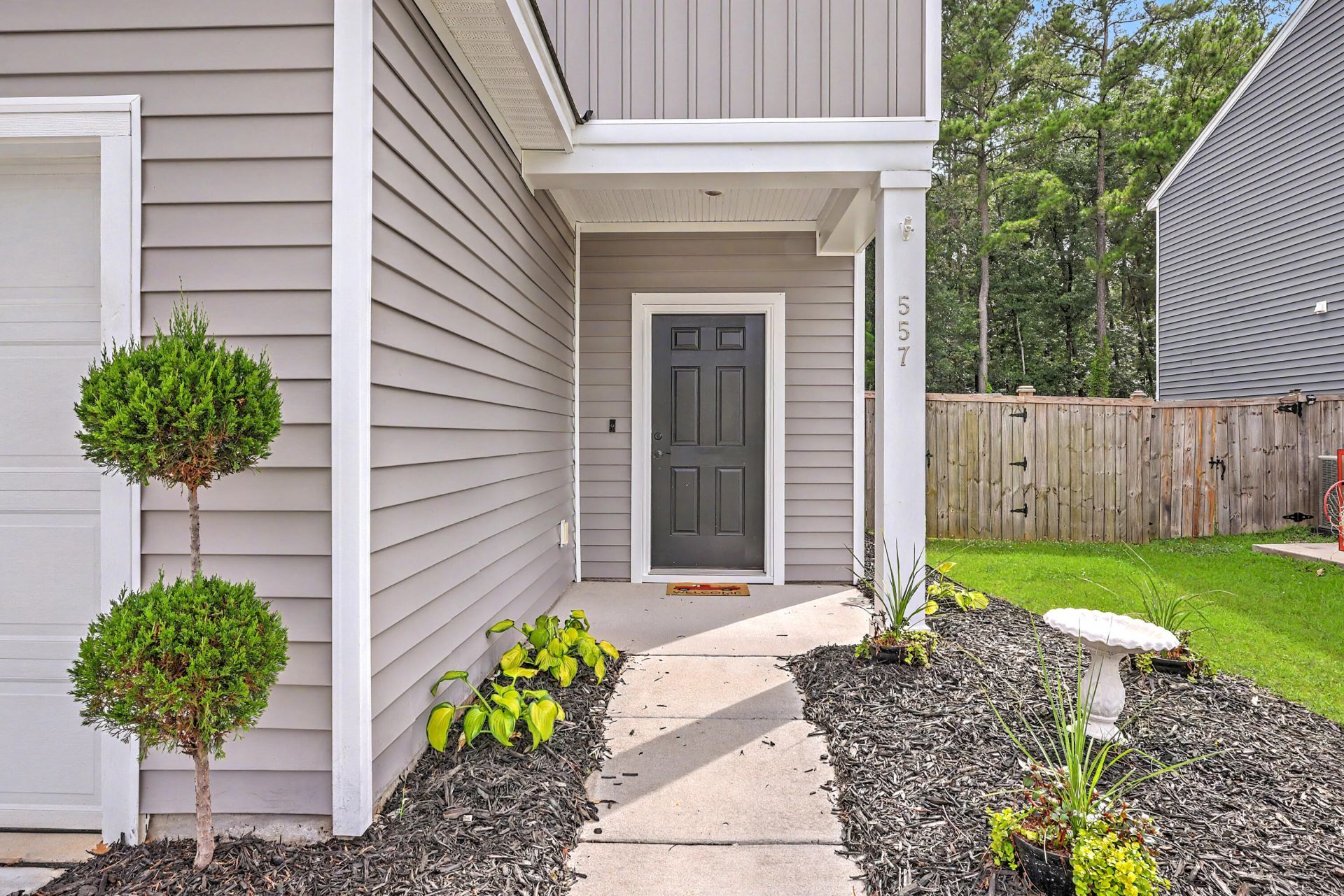 557 Abigail Street Photo 7