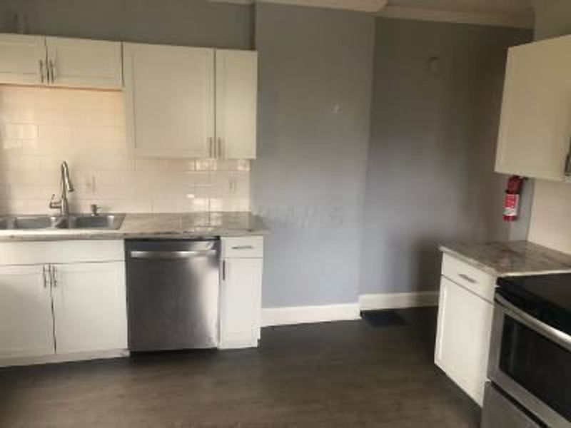 108-110 W Lakeview Avenue, Columbus, OH 43202 Photo 2