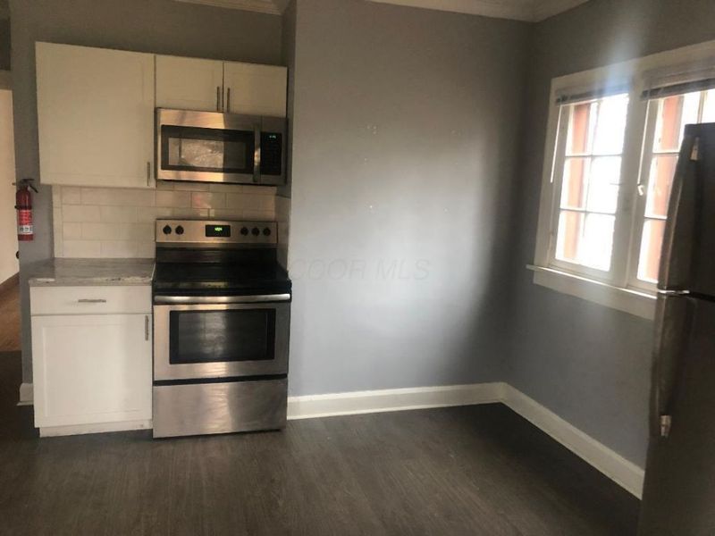 108-110 W Lakeview Avenue, Columbus, OH 43202 Photo 3