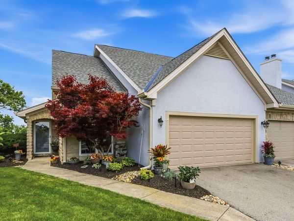 890 Village Drive , Delaware, OH 43015