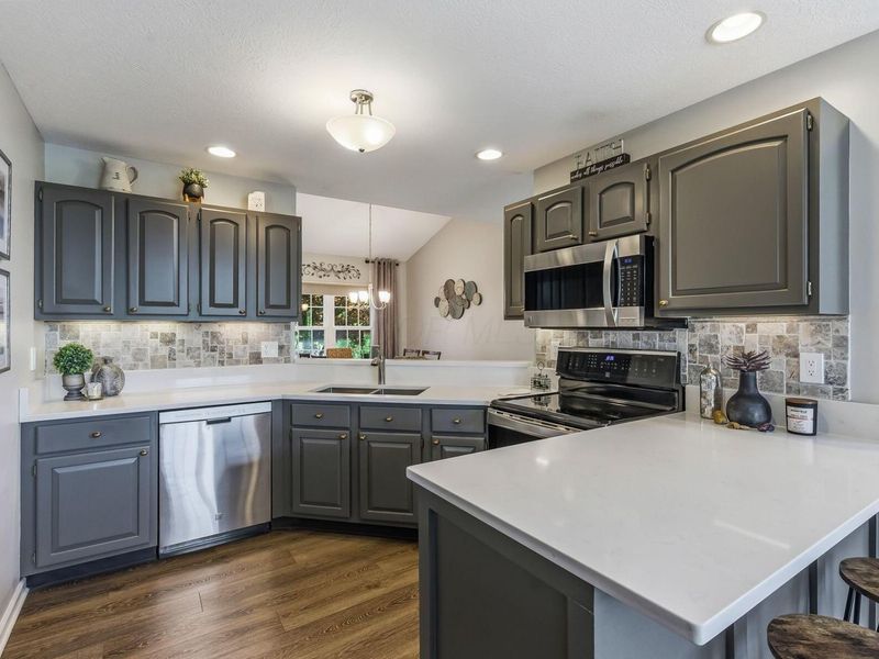 890 Village Drive, Delaware, OH 43015 Photo 18