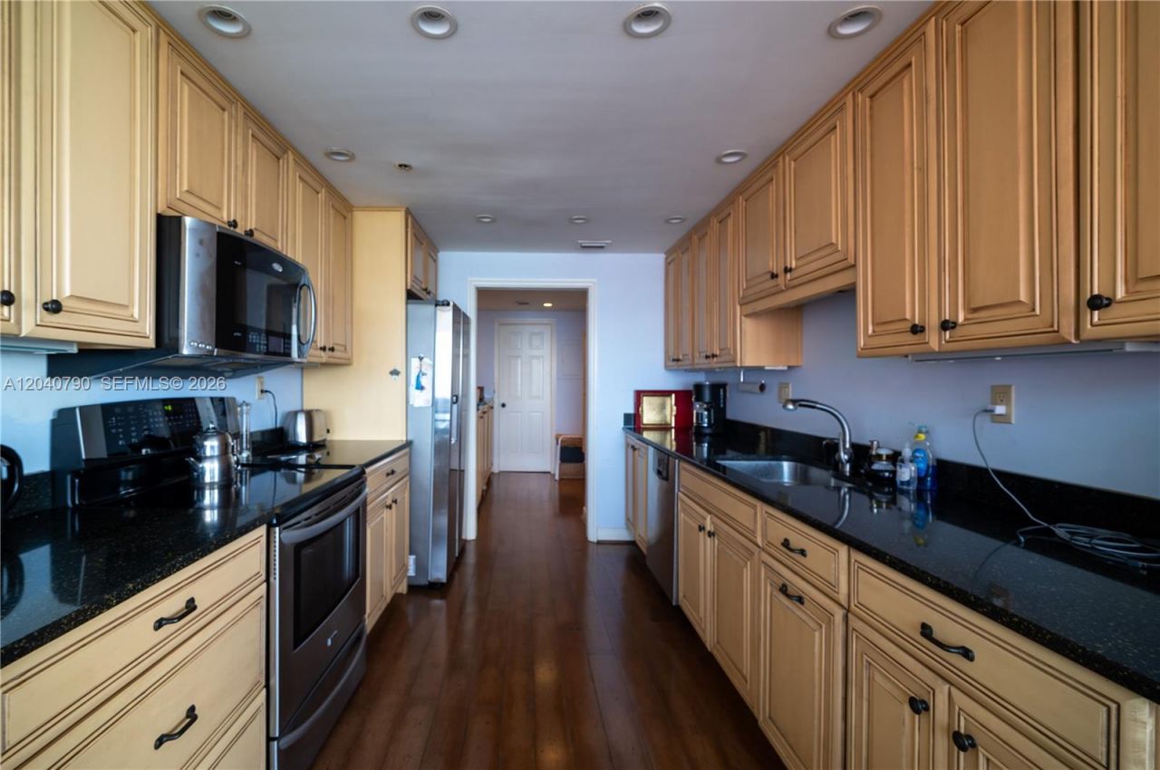 1581 Brickell Ave , Unit PH104, Miami, FL 33129 Photo