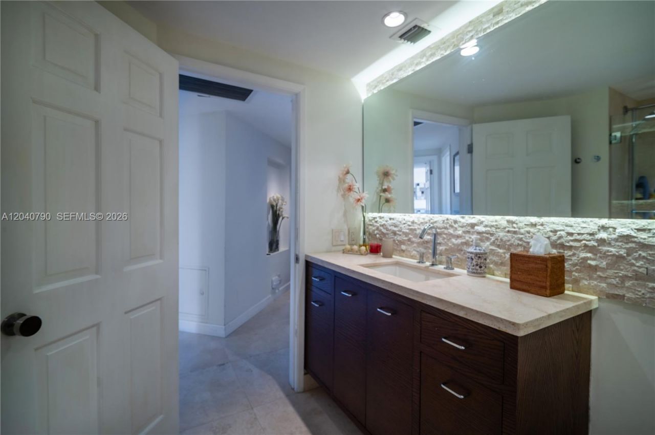1581 Brickell Ave , Unit PH104, Miami, FL 33129 Photo