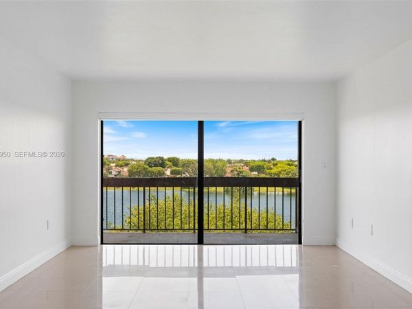 10288 NW 9th St Cir , Unit 501, Miami, FL 33172