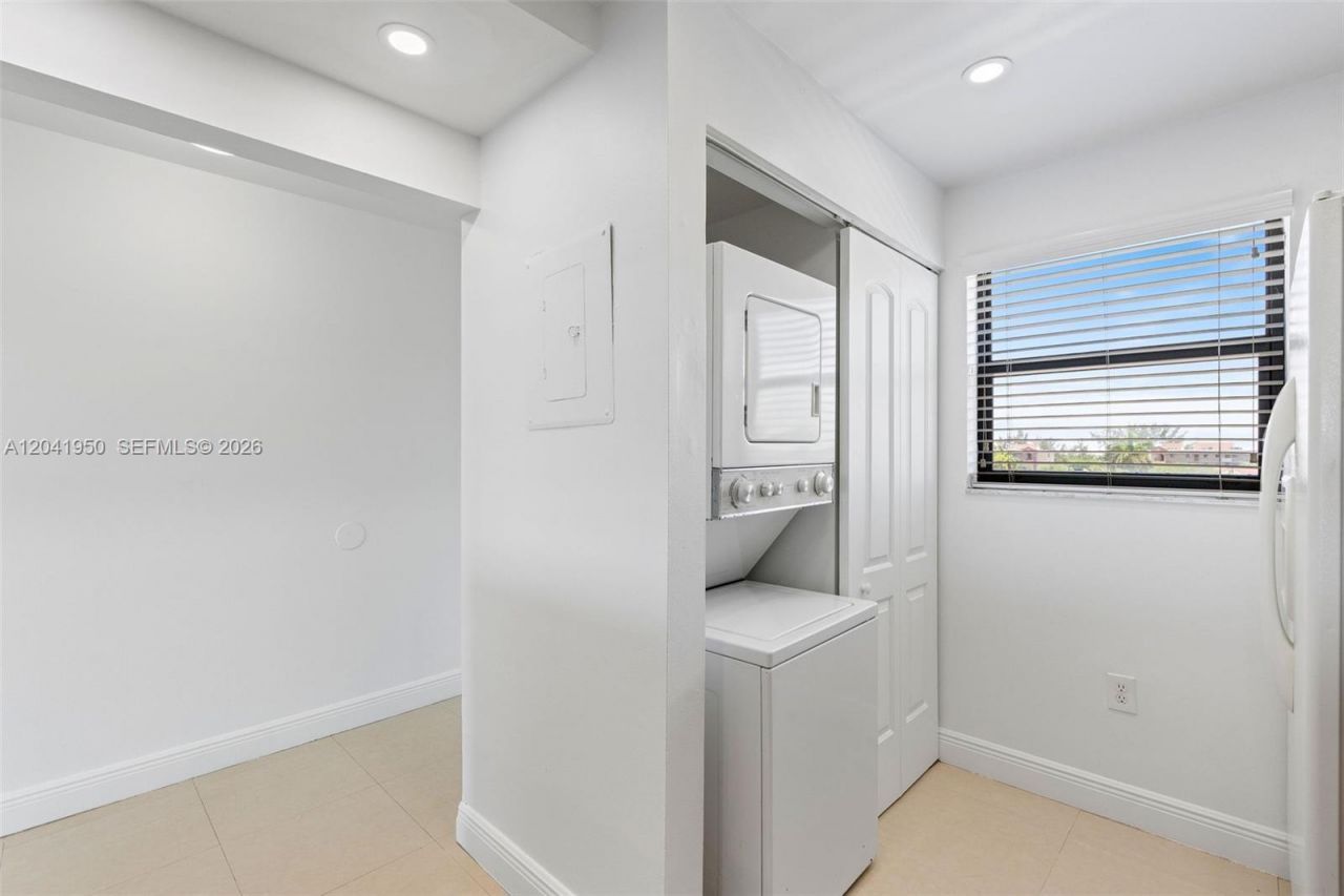 10288 NW 9th St Cir , Unit 501, Miami, FL 33172 Photo