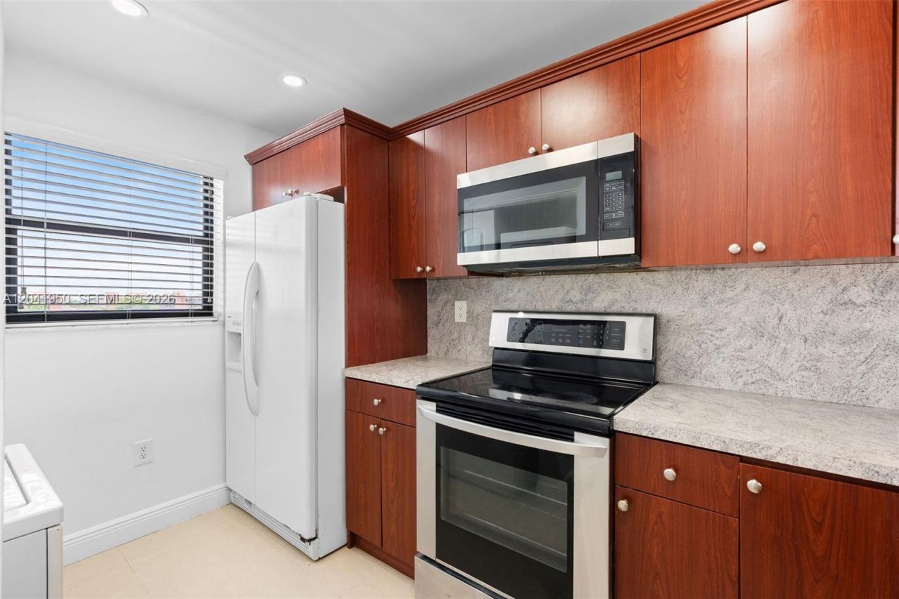 10288 NW 9th St Cir , Unit 501, Miami, FL 33172 Photo