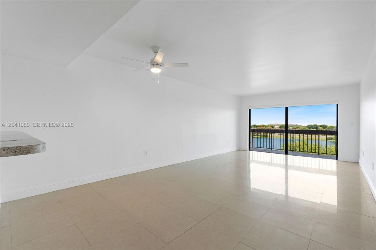 10288 NW 9th St Cir , Unit 501, Miami, FL 33172 Photo
