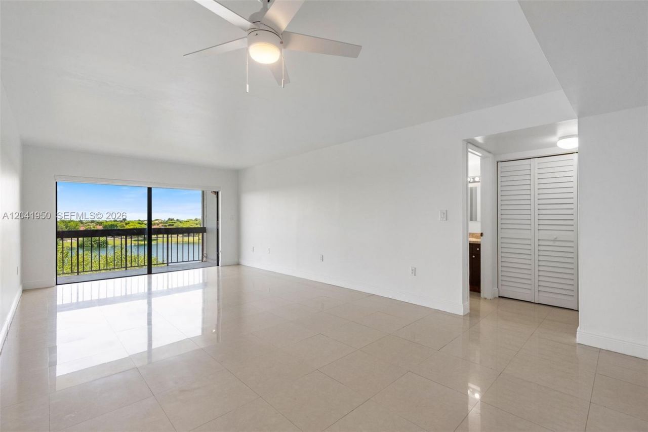 10288 NW 9th St Cir , Unit 501, Miami, FL 33172 Photo