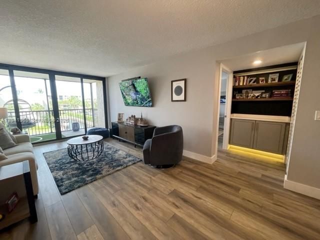 17 Royal Palm Way , Unit 302, Boca Raton, FL 33432 Photo