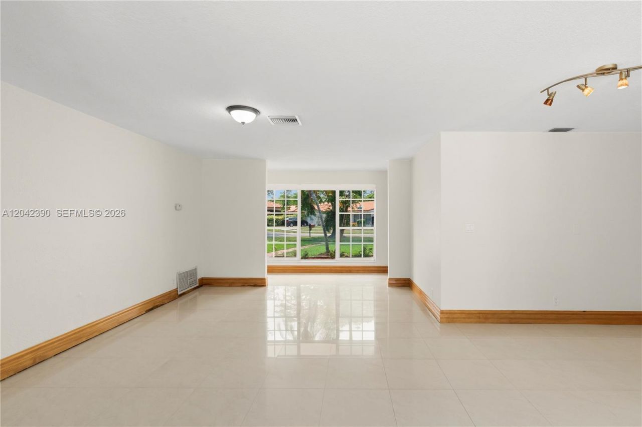 8197 W 14th Ct, Hialeah, FL 33014 Photo