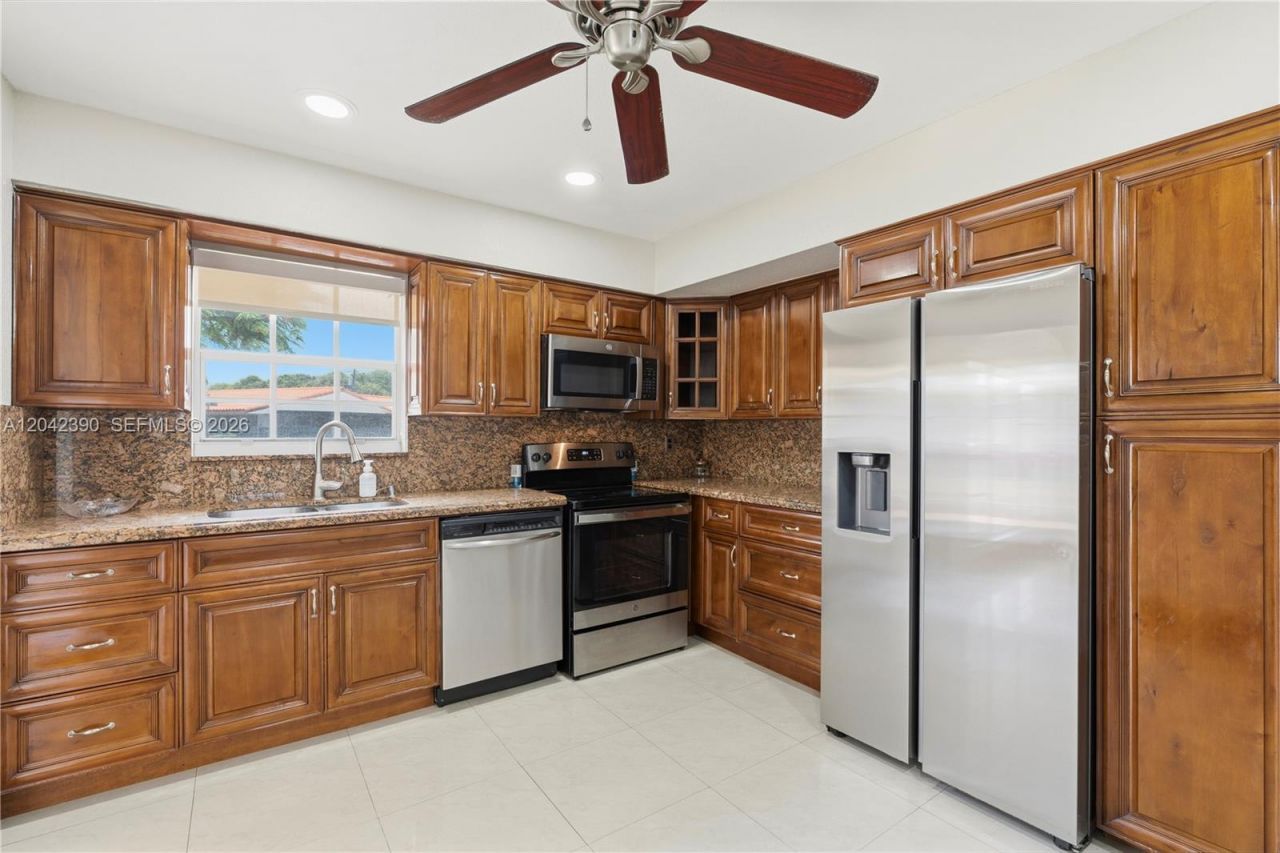 8197 W 14th Ct, Hialeah, FL 33014 Photo