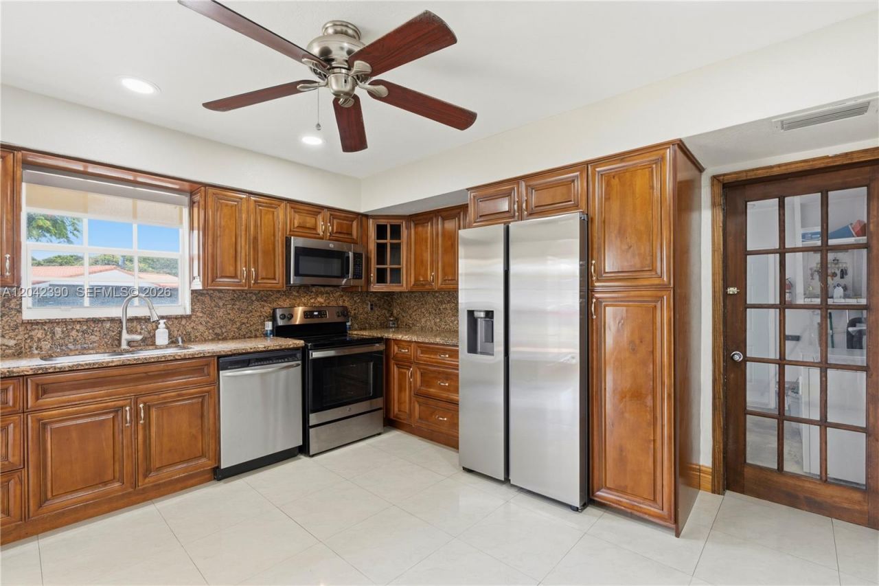 8197 W 14th Ct, Hialeah, FL 33014 Photo
