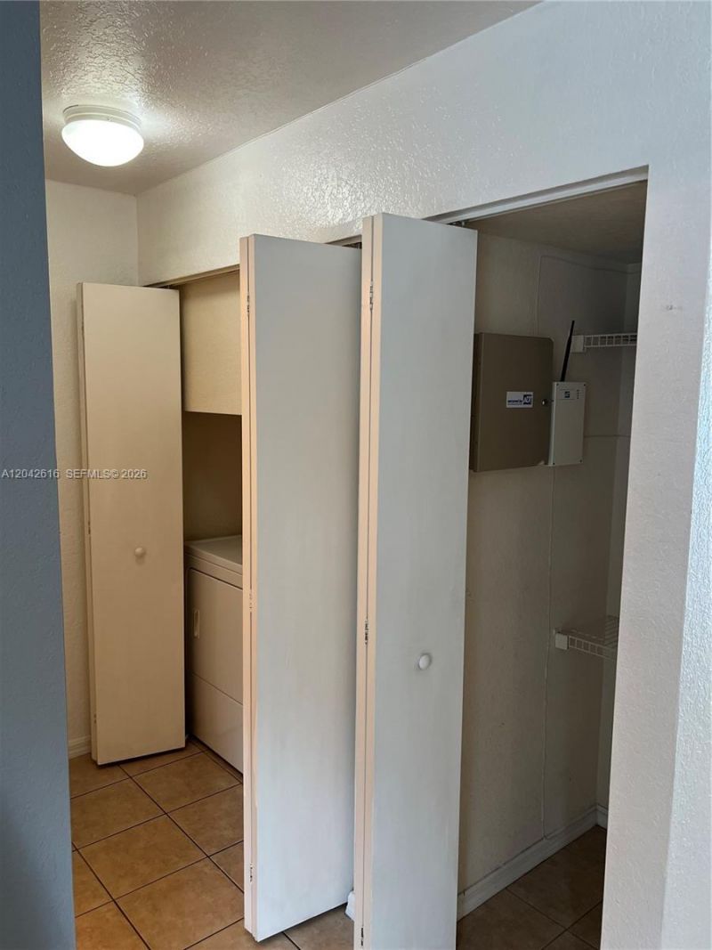 183 Hidden Ct Rd , Unit F-33, Hollywood, FL 33023 Photo