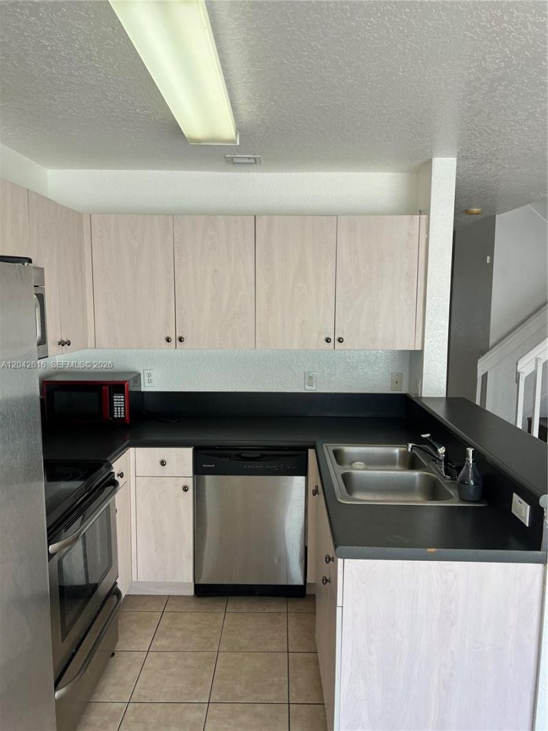 183 Hidden Ct Rd , Unit F-33, Hollywood, FL 33023 Photo
