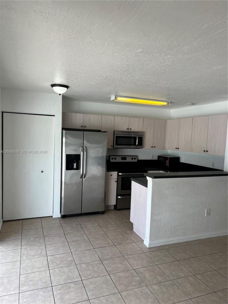 183 Hidden Ct Rd , Unit F-33, Hollywood, FL 33023 Photo