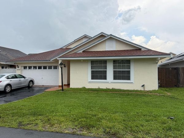 19058 NW 77th Pl, Hialeah, FL 33015