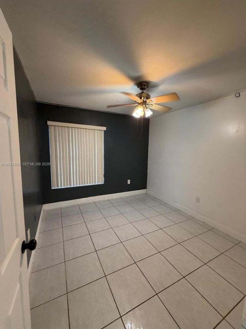 19058 NW 77th Pl, Hialeah, FL 33015 Photo