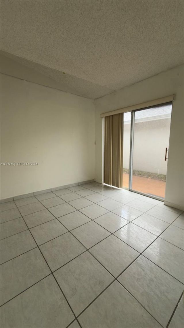 19058 NW 77th Pl, Hialeah, FL 33015 Photo