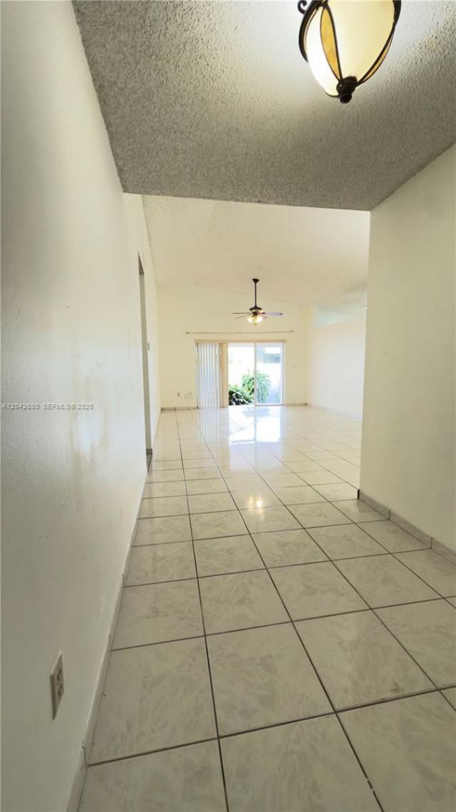 19058 NW 77th Pl, Hialeah, FL 33015 Photo