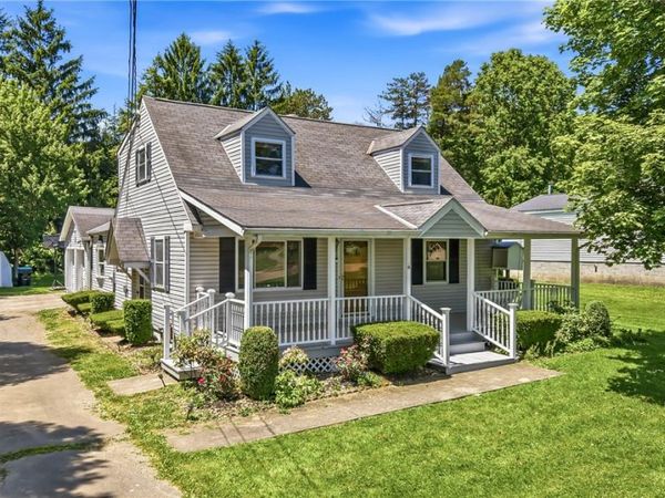 90 Rexford Dr., Hermitage, PA 16148
