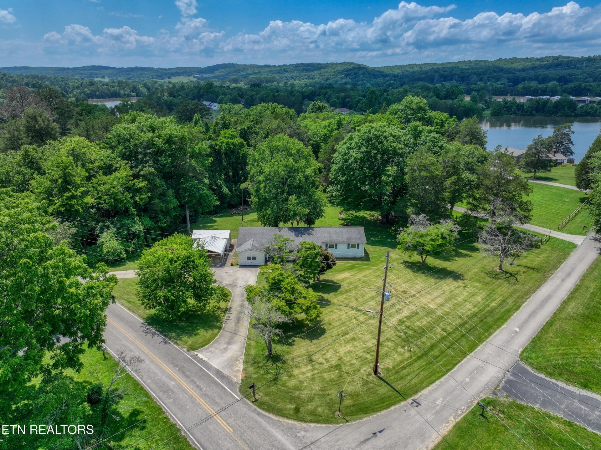 307 Anglers Cove Rd, Kingston, TN 37763 Main Photo