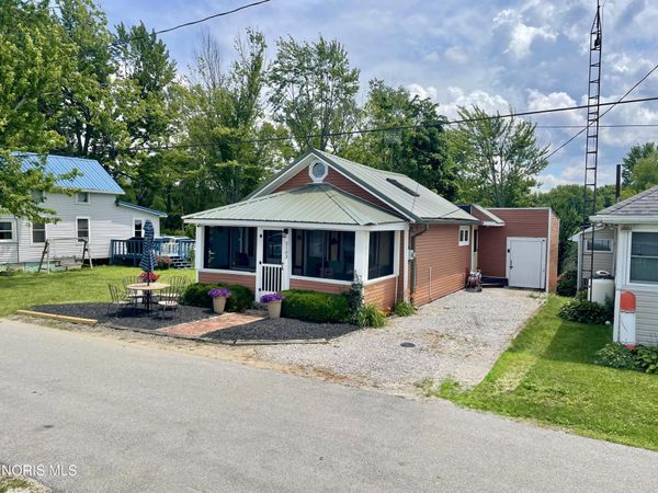 2103 County Road 210, Fremont, OH 43420