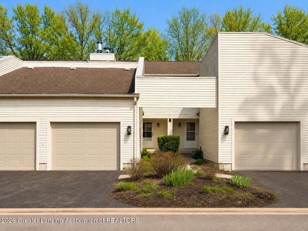 1106 S Ridge Road, Lansing, MI 48917