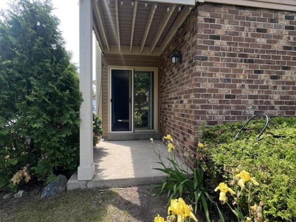 4615 S Woodland DRIVE, Greenfield, WI 53220