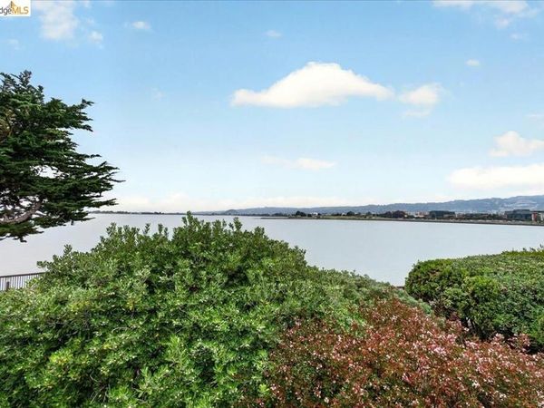 6 Captain Dr, Unit 236, Emeryville, CA 94608