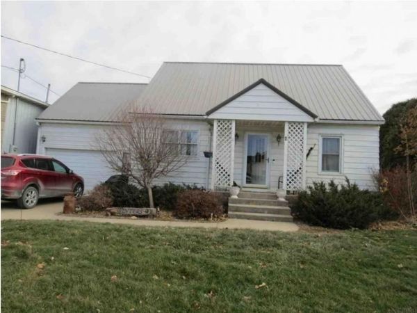 4 SW 9Th Street, Waukon, IA 52172