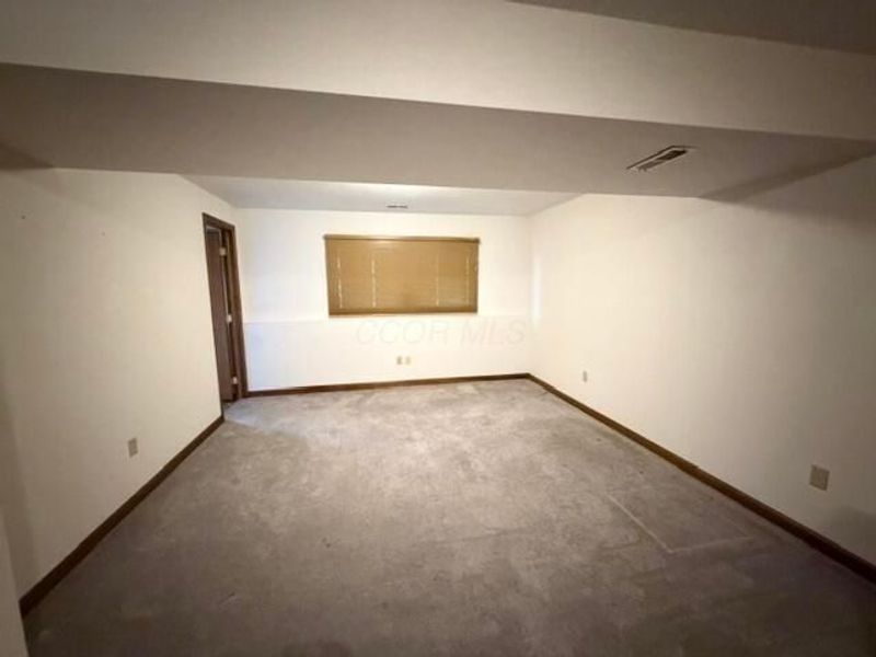 1093 Lizabeth Circle, Heath, OH 43056 Photo 12